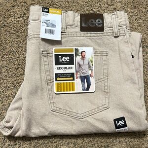 Lee Jeans. Men’s size 40 x 32 Regular Fit